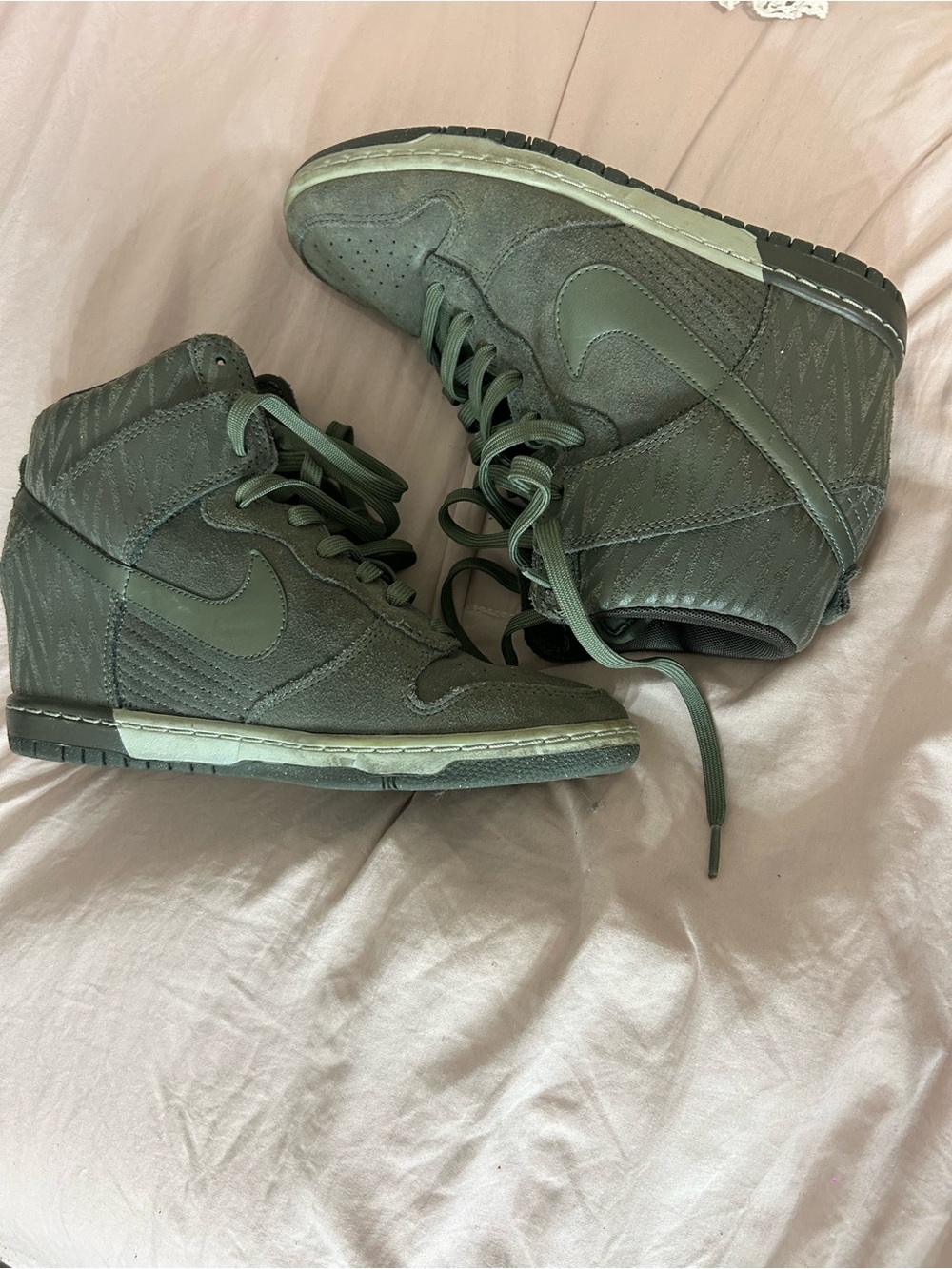 Nike Women’s heel Sneakers in Olive